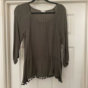 Beach Lunch Lounge olive green 3/4 sleeve top